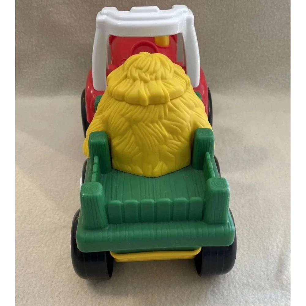 Fisher Price Little People Tow n Pull Farm Tractor Sounds Pop Up Pig 2007 Works